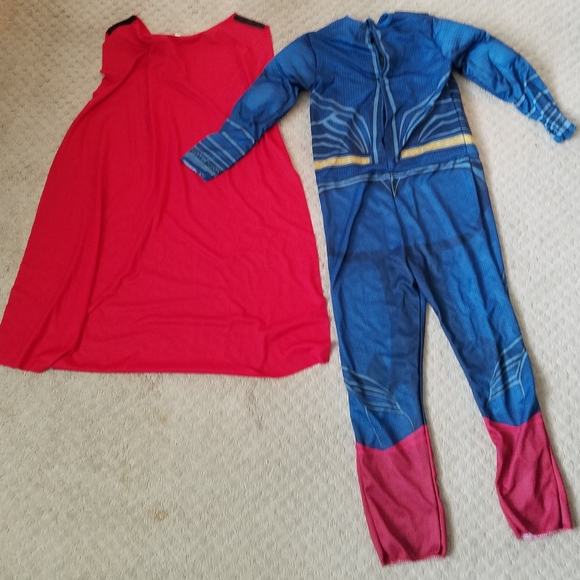 Boy's Justice League Superman Costume (child size M) - Picture 3 of 4